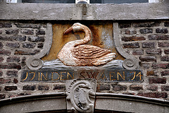 1774 Gable stone "In den swaen"