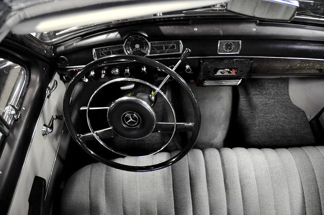 Mercedes-Benz Ponton dashboard
