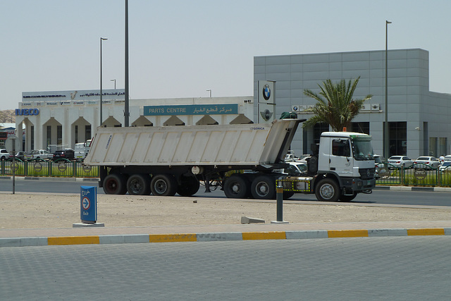 Dubai 2012 – Mercedes-Benz truck