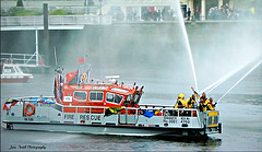 Fire rescue on the Thames