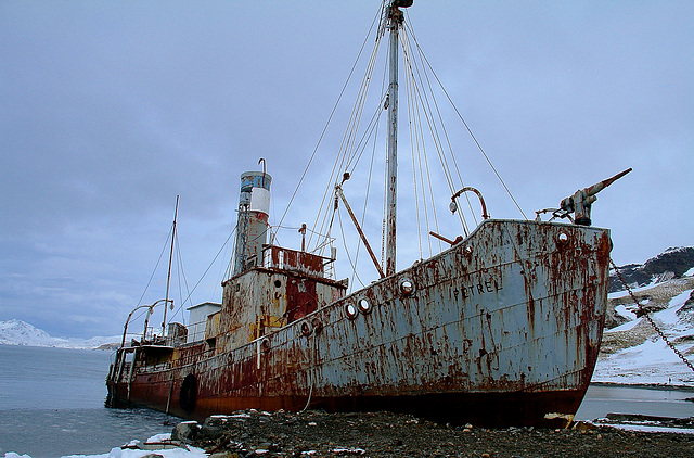 Abandoned whaler PETREL