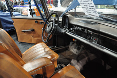 Interclassics & Topmobiel 2011 – 1967 Mercedes-Benz 200 interior