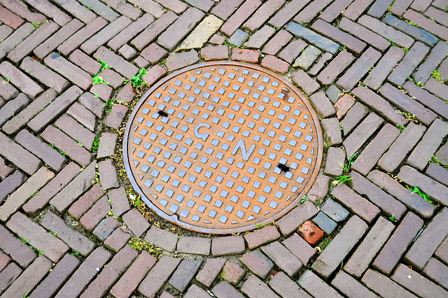 Manhole cover of the Gemeente Naarden