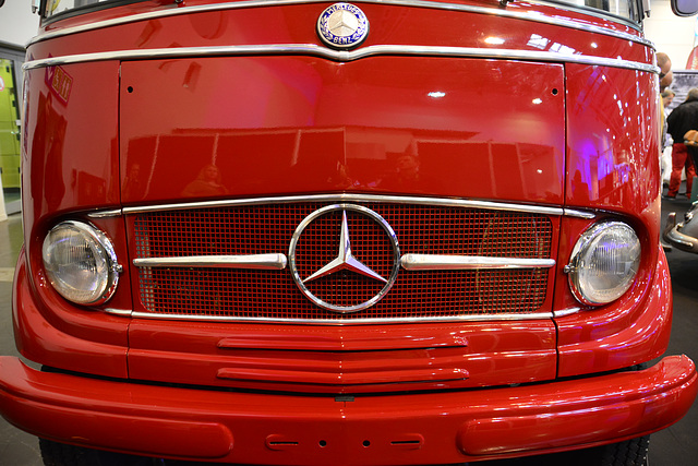 Techno Classica 2013 – Mercedes-Benz 319 van