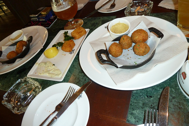 Dubai 2012 – Fried food @ Belgian Beer Café