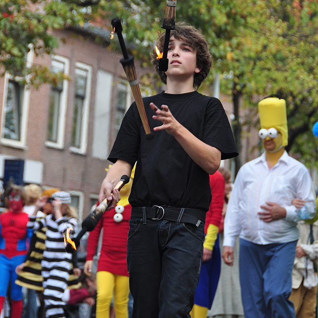 Leidens Ontzet 2011 – Parade – Youth circus Atleta
