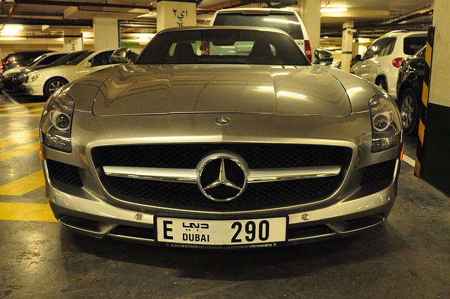 Dubai 2012 – Mercedes-Benz SLS AMG