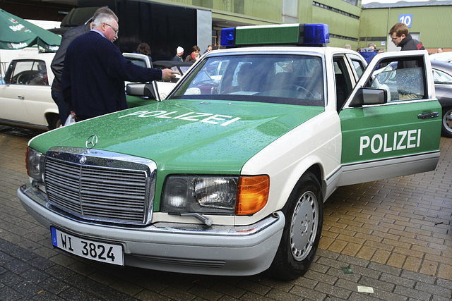 Techno Classica 2013 – Mercedes-Benz W126 armored police car