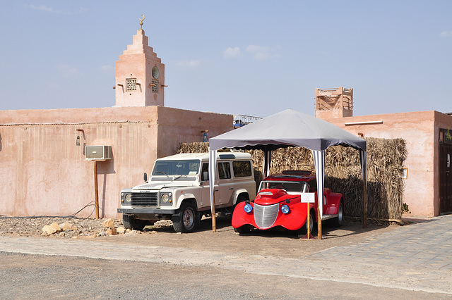 Dubai 2012 – Al Ain Vintage Car Museum outside section