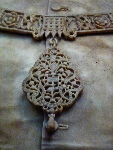 christ church spitalfields, london,detail of the chain of office on the chest of  lord mayor sir robert ladbroke's tomb  by flaxman, 1794.