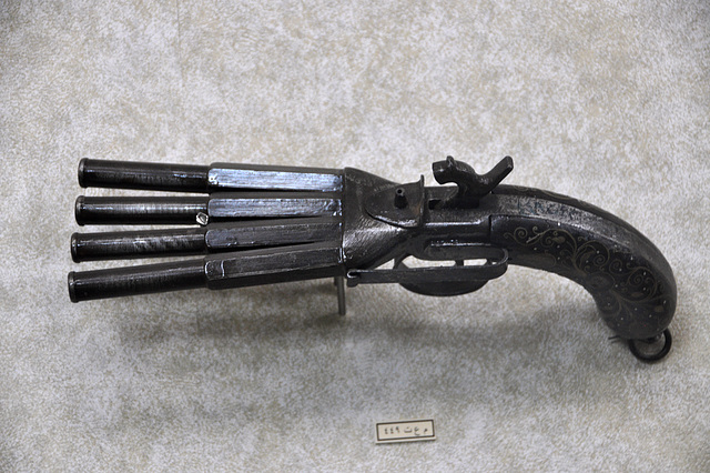 Dubai 2012 – Al Ain National Museum – Four-barrel pistol