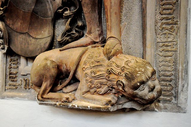 Leipzig – Standing on top of a lion in the Thomas Church