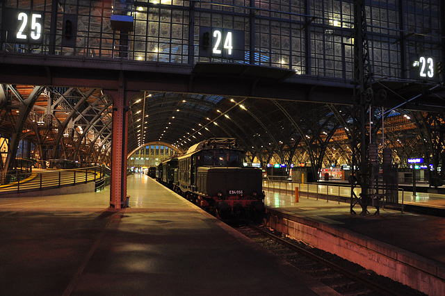 Leipzig – Crocodile E-loc at Leipzig Central Station