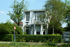 House „De Ruijt” on bank of the canal from Delft to The Hague