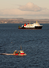 MV Hebridean Isles enters the Port of Leith