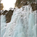 der gefrorene Manjawas Wasserfall