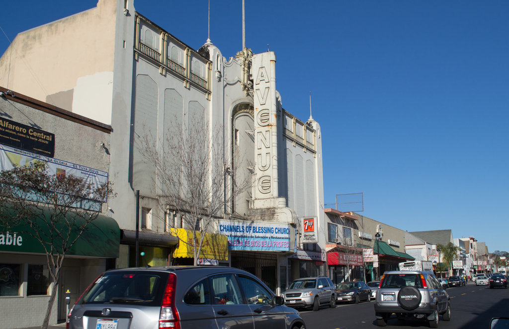 SF Portola district Avenue theater  (1109)