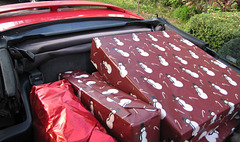 GIFTS -- Filling a Florida-Style Santa Sleigh !
