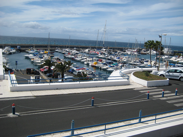 Teneriffa - Hafen Costa Adeje
