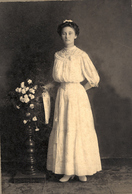 Grandmother, Ellen Hanlon Rau, age 17