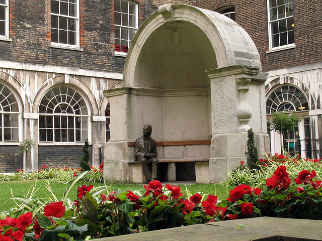 London Bridge Niche