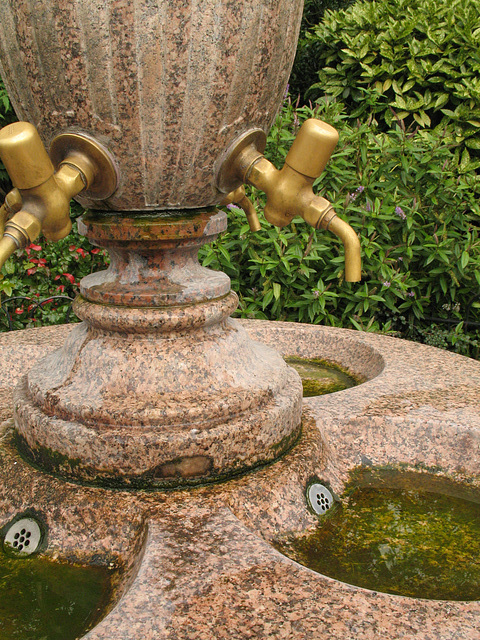 Regents Park Fountain 2