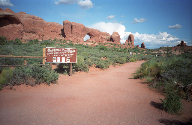 02-trail@arches_ig