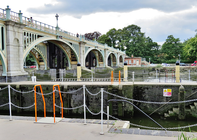 richmond weir and footbridge, london