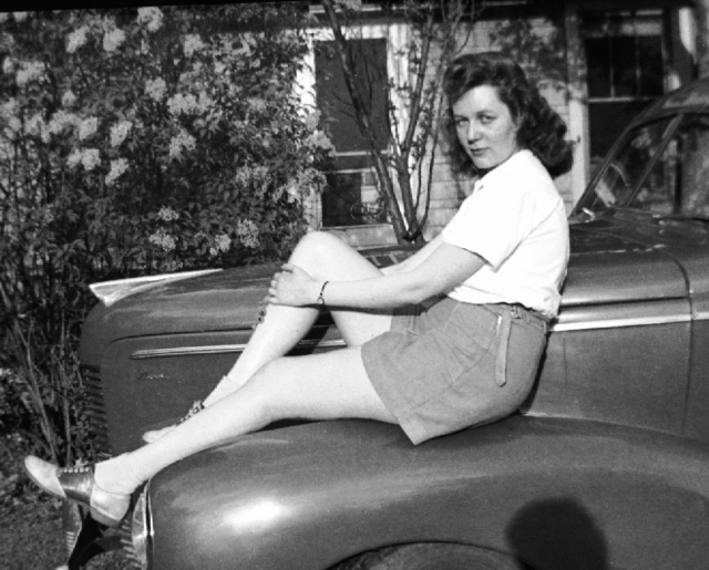 Dad's sister, Doris, c. 1940, Classic '40s fender pose.