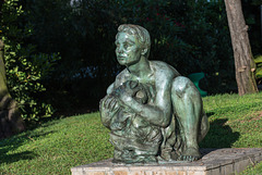 MONACO: Une statue dans le jardin de l' Unesco.