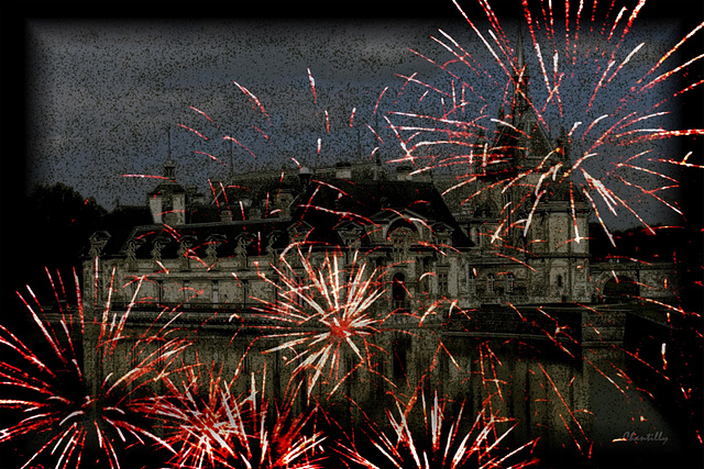 Feu d'artifice sur le château de Chantilly