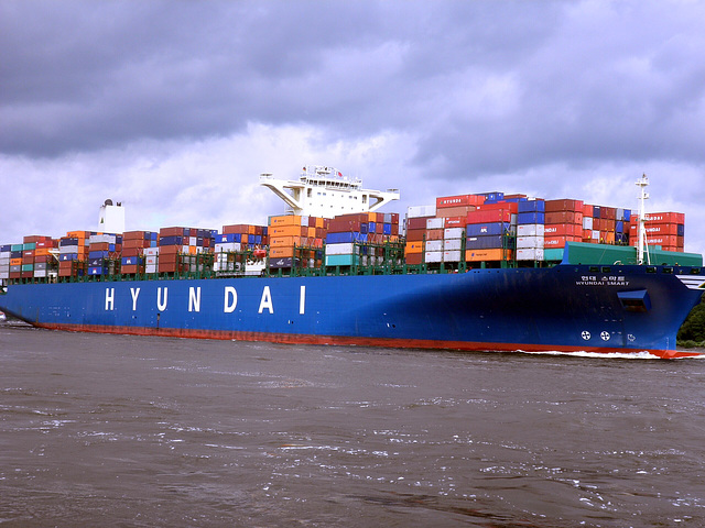 Containerschiff  HYUNDAI  SMART