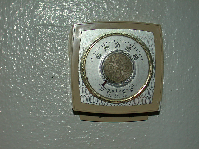 1st apartment - thermostat