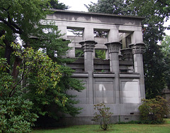 Mausoleum in the form of an Egyptian Temple in Woodlawn Cemetery, August 2008