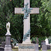 Floral Cross Grave Monument in Woodlawn Cemetery, August 2008