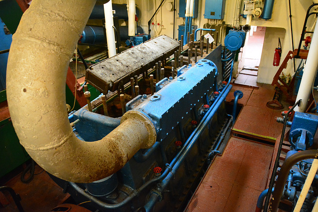 Concarneau 2014 – Musée de la Pêche – Duvant diesel engine of the Hemerica