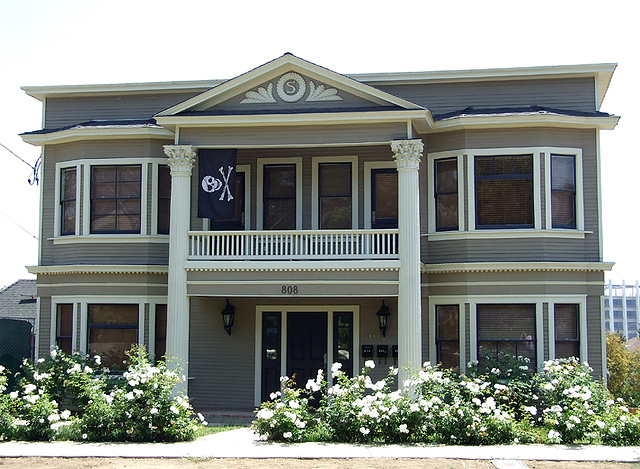 House with a Pirate Flag in Los Angeles, July 2008