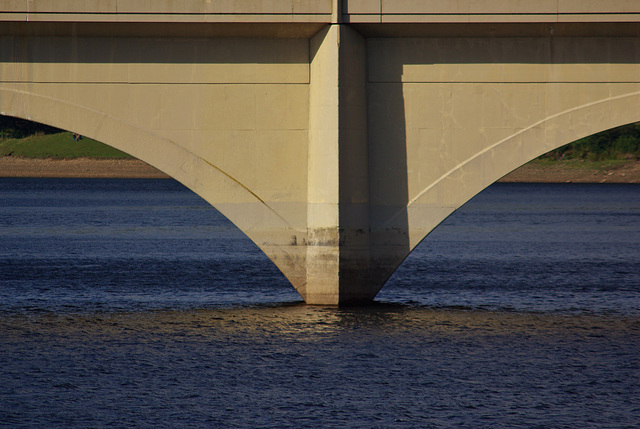 High water marks on Ashopton Viaduct