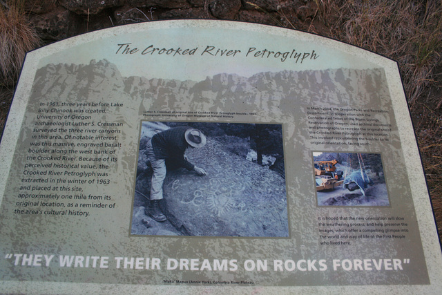 Crooked River Petroglyph intepretive sign
