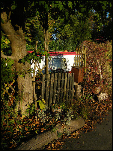 houseboat garden gate