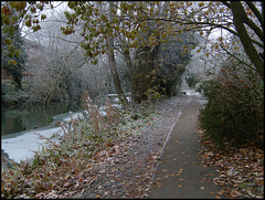 Hythe Bridge path in winter