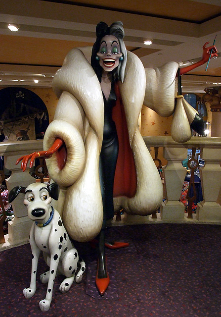 Cruella & Dalmatian in the Disney Store on 5th Avenue, August 2007