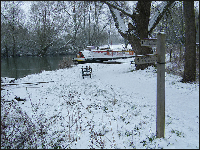 Thames Path in the snow