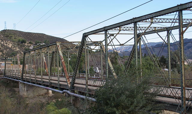 Piru, former CA-126 bridge (0333)