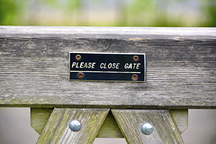 Trim 2013 – Please close gate