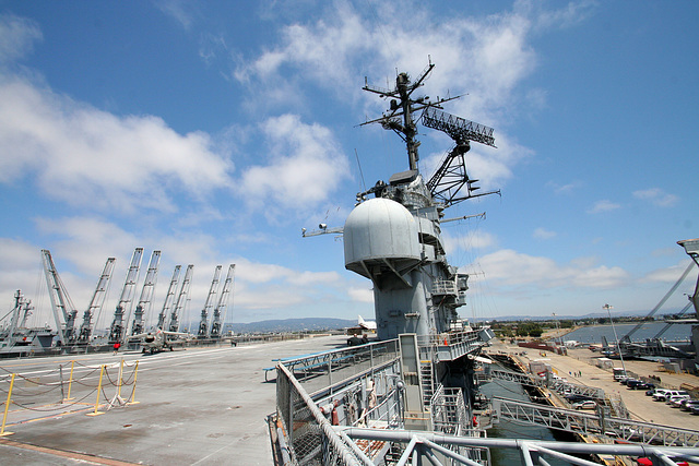 USS Hornet (2936)