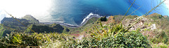 Madeira. Panorama vom Aussichtspunkt am Cabo Girao ca 580m über dem Meer. ©UdoSm