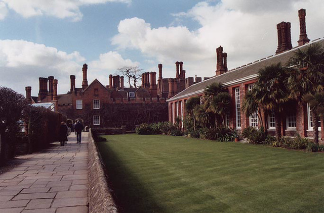 Lower Orangery Garden at Hampton Court Palace, 2004