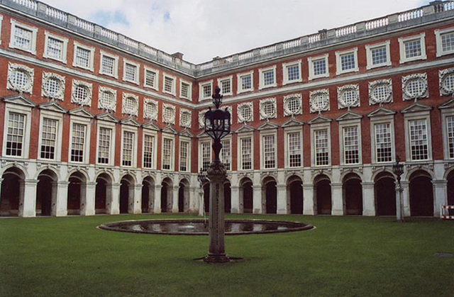 Fountain Court at Hampton Court Palace, 2004