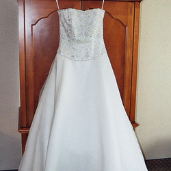 Donna's Wedding Dress, June 2004